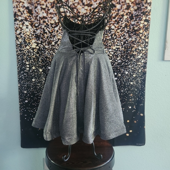 Speechless Glitter Silver Short Flare Skirt Dress. Size 1. - Picture 4 of 6